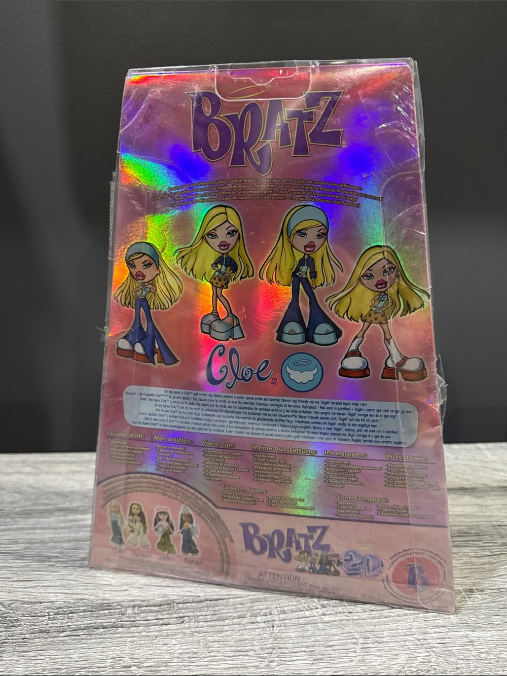 NEW: Bratz | 20 Yearz: Cloe Doll (2021) - Collectible Fashion Doll & Accessories - Picture 4 of 16